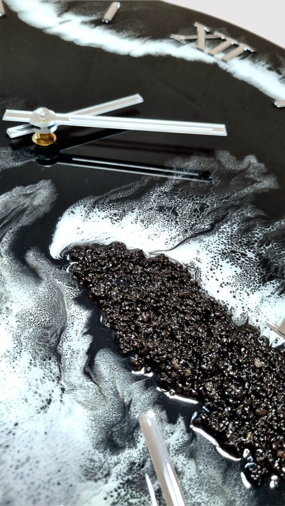 zegar ścienny z żywicy czarne morze