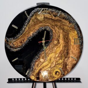 zegar z żywicą czarny brązowy imitacja drzewa