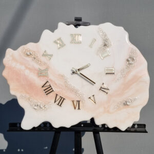 Zegar ścienny z żywicy Jasna brzoskwinia