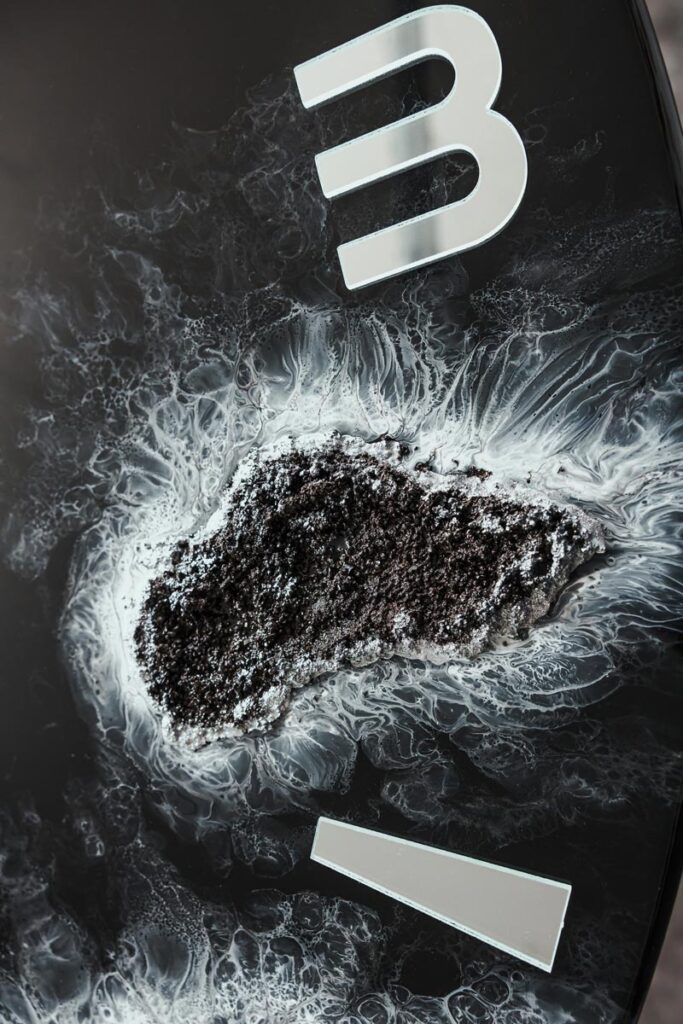 zegar z żywicą czarne morze