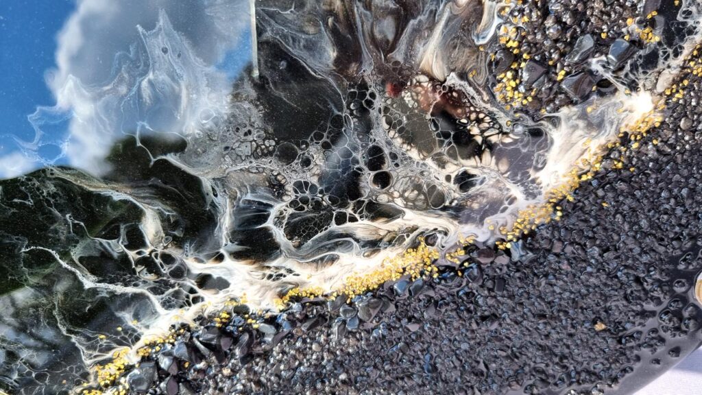 zegar z żywicą czarne morze