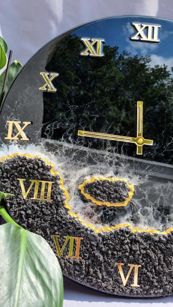 zegar z żywicą czarne morze