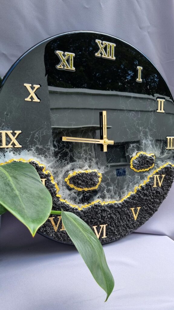 zegar z żywicą czarne morze