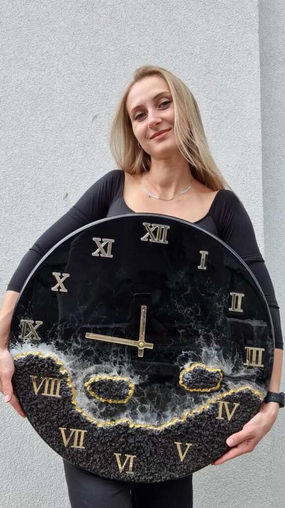 zegar z żywicą czarne morze