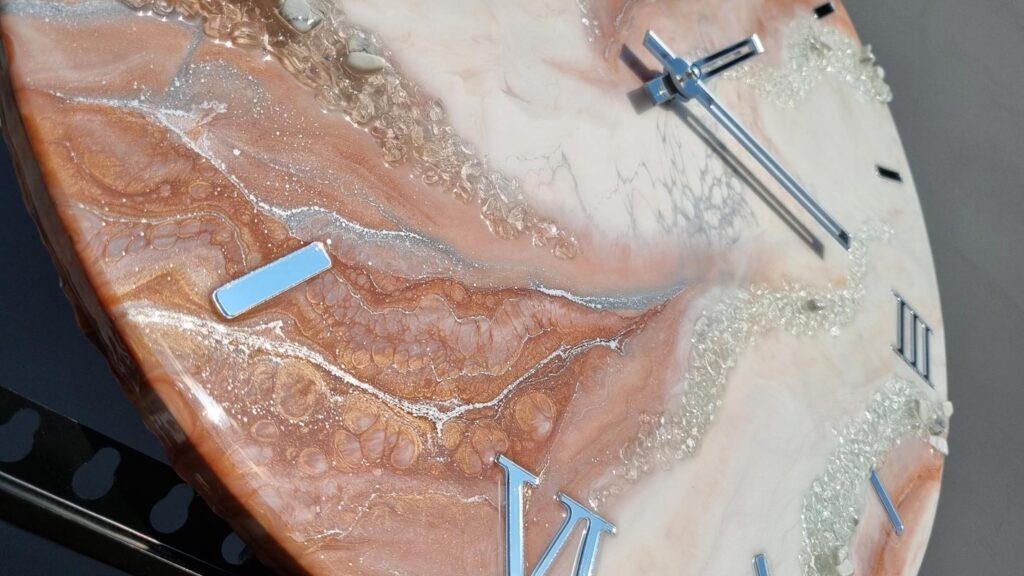 Zegar ścienny z żywicy Jasno brązowy marmur