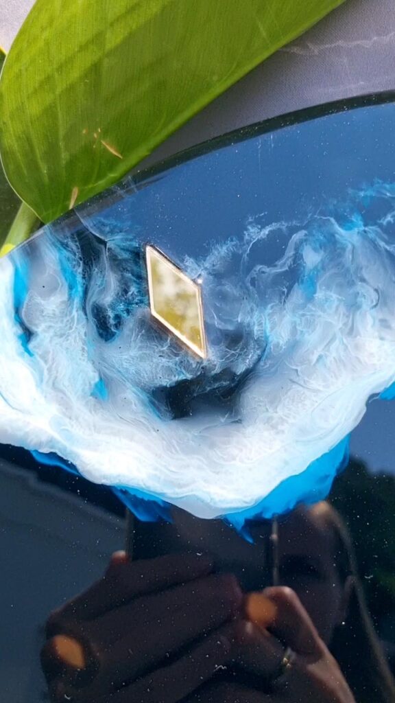 zegar z żywicą ocean z efektem fal morskich