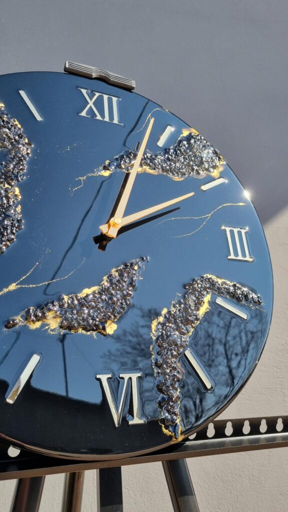 Zegar z żywicy da resin art czarno złoty 40 cm