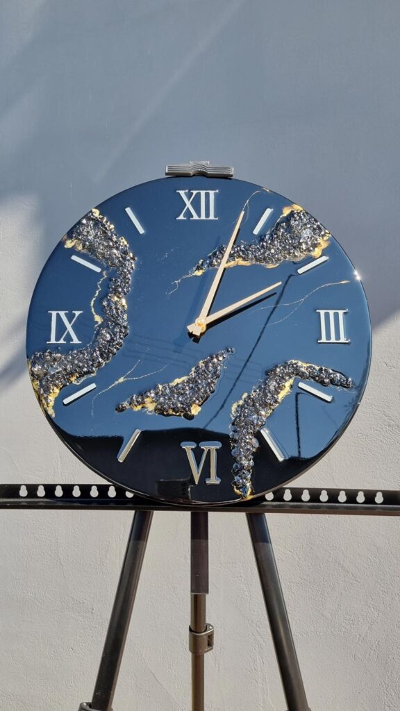 Zegar z żywicy da resin art czarno złoty 40 cm