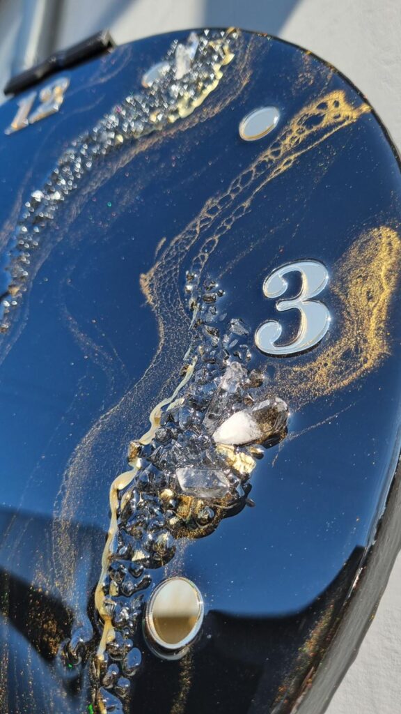 Zegar z żywicy da resin art czarno złoty 40 cm