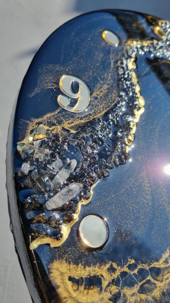 Zegar z żywicy da resin art czarno złoty 40 cm