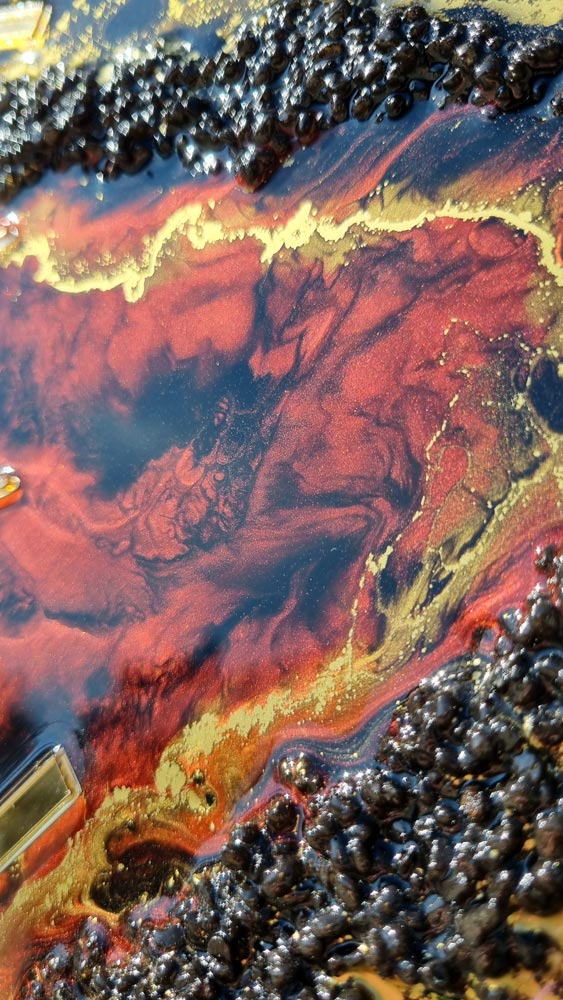 zegar ścienny z żywicy czerwono czarny geoda