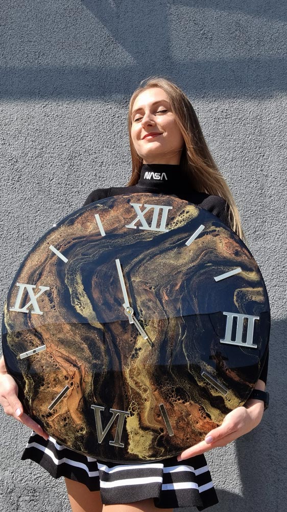 Zegar ścienny z żywicy Złoto brąz na czarnym