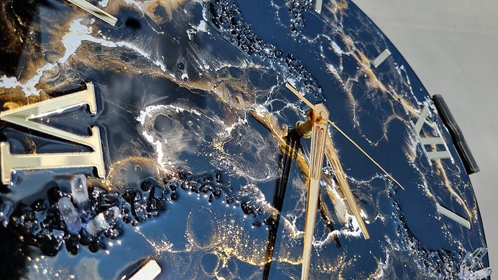 Zegar z żywicy da resin art czarno złoty marmur 40 cm