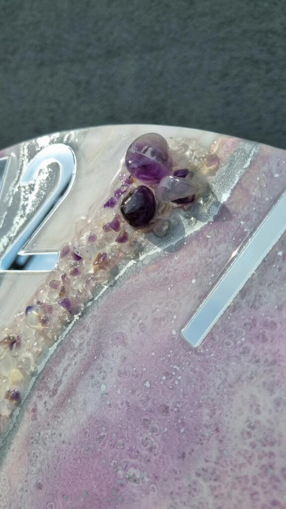 zegar z żywicy Ametyst jasno fioletowy wrzosowy lawenda znaki zodiaku