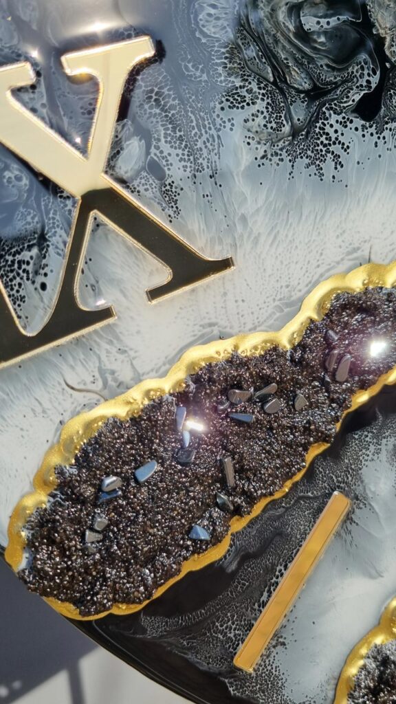 zegar z żywicy czarne morze