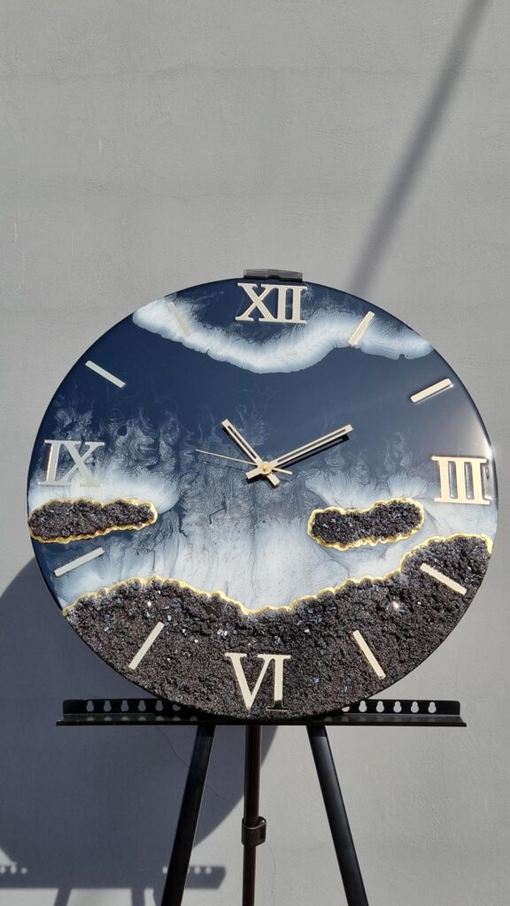 zegar z żywicy czarne morze