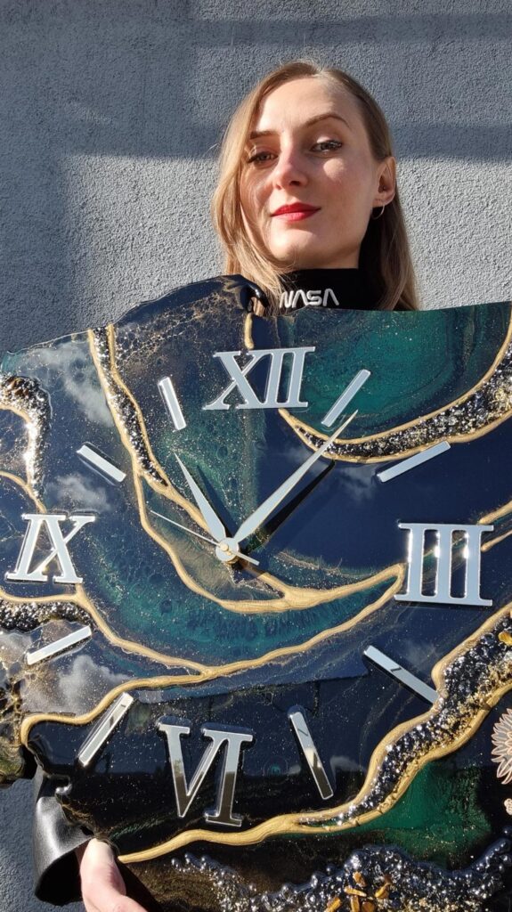 zegar żywica polska czarny zielony złoty godło