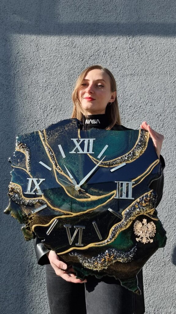 zegar żywica polska czarny zielony złoty godło