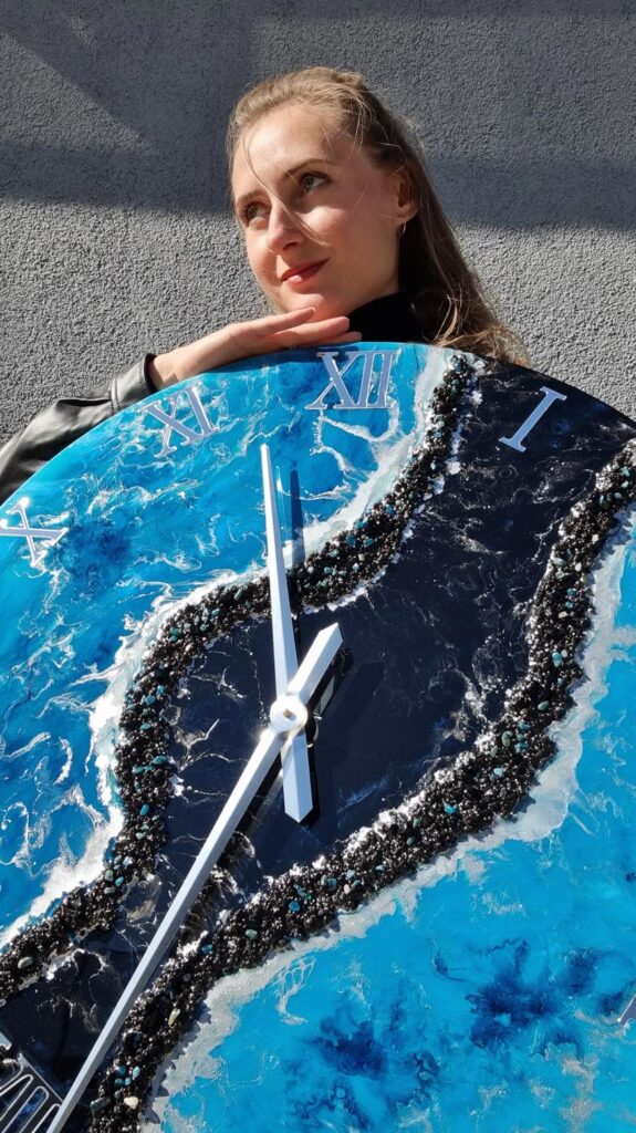 zegar ścienny z żywicy turkus czarny srebro 70 cm