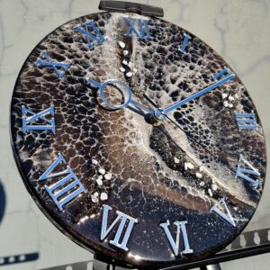 zegar z żywicy czarno srebrny 30 cm