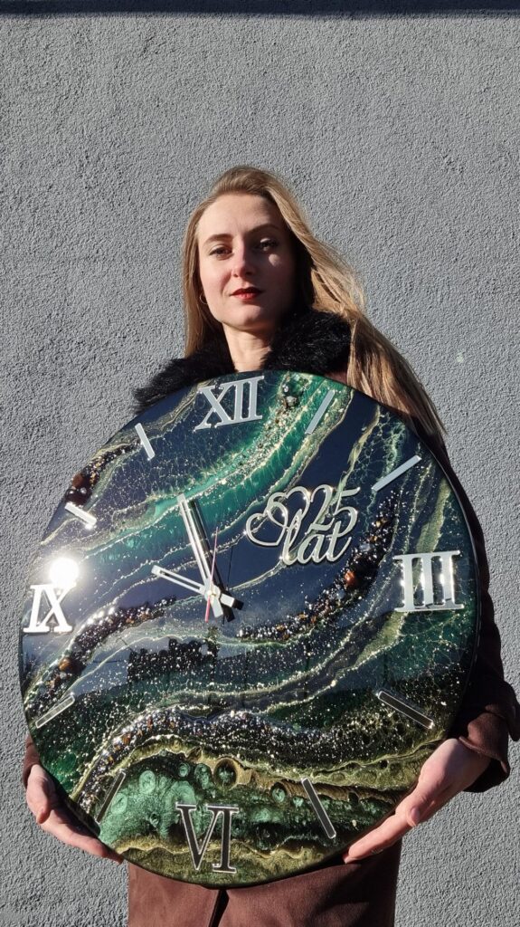 zegar z żywicy zielony złoty 60 cm