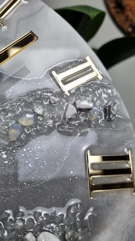 zegar ścienny szary biały 30 cm