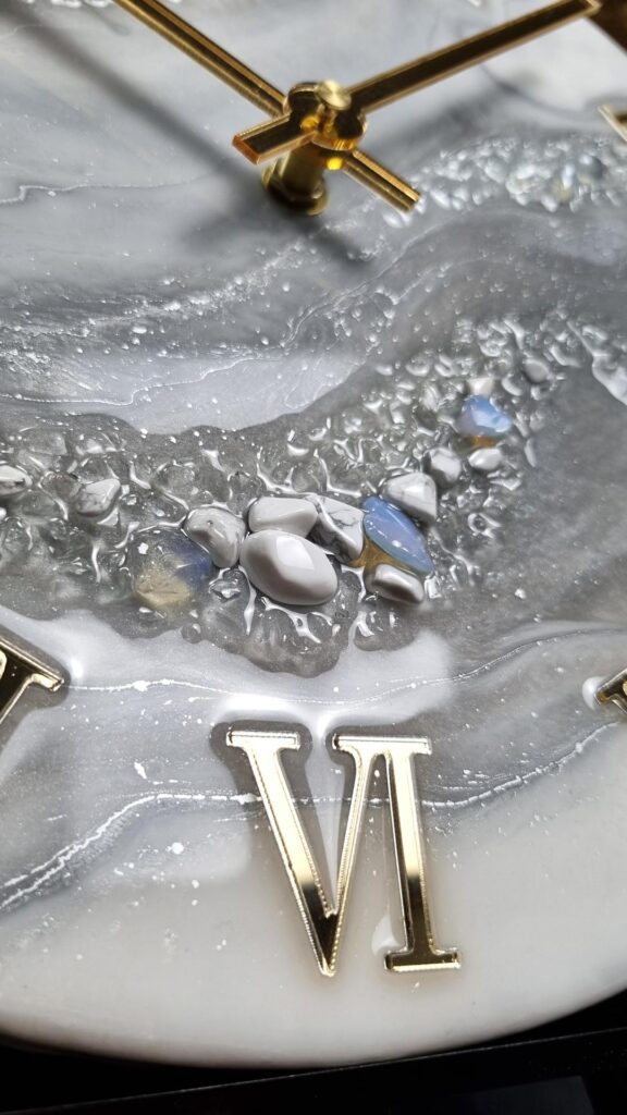 zegar ścienny szary biały 30 cm