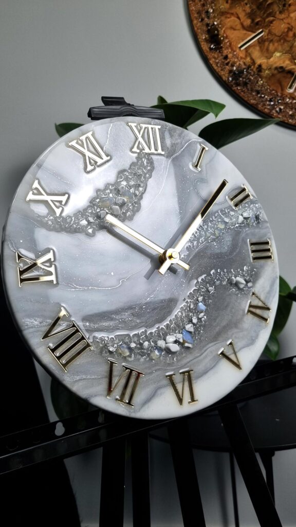 zegar ścienny szary biały 30 cm