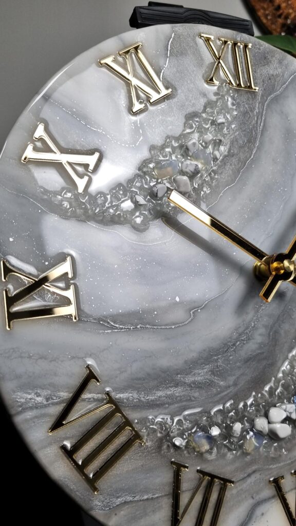 zegar ścienny szary biały 30 cm