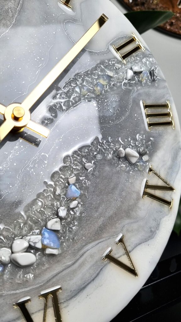 zegar ścienny szary biały 30 cm