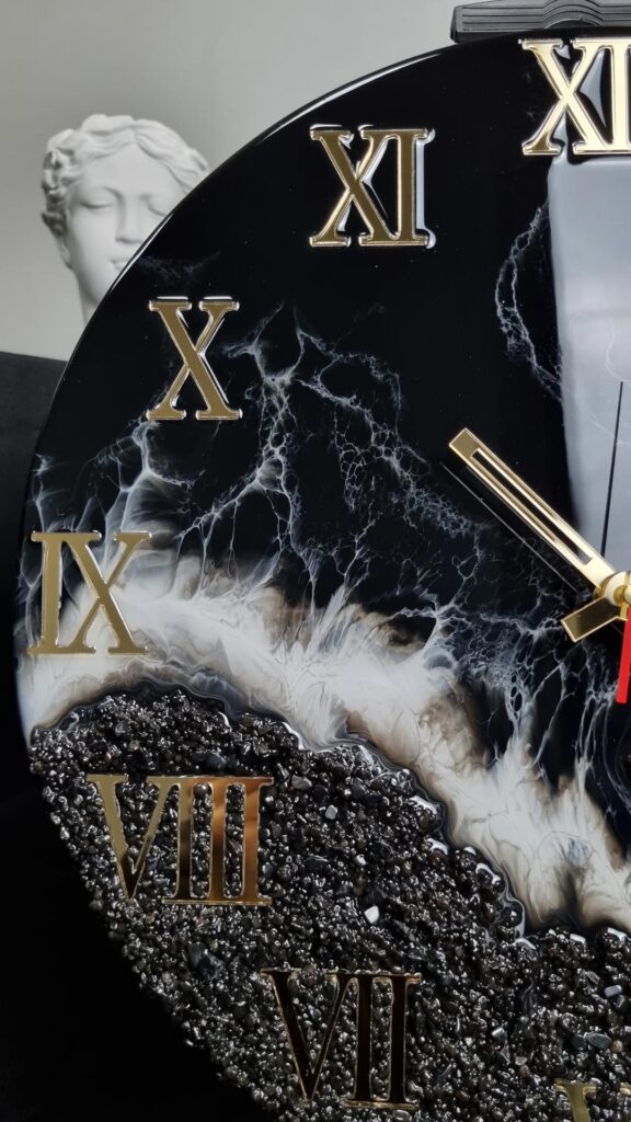 zegar z żywicą czarne morze