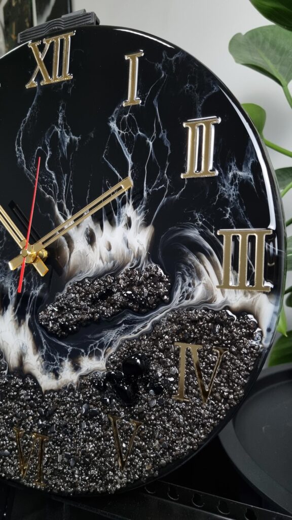 zegar z żywicą czarne morze