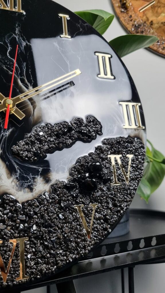 zegar z żywicą czarne morze