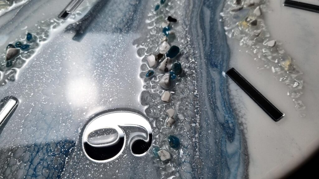 zegar ścienny srebrno niebieski marmur