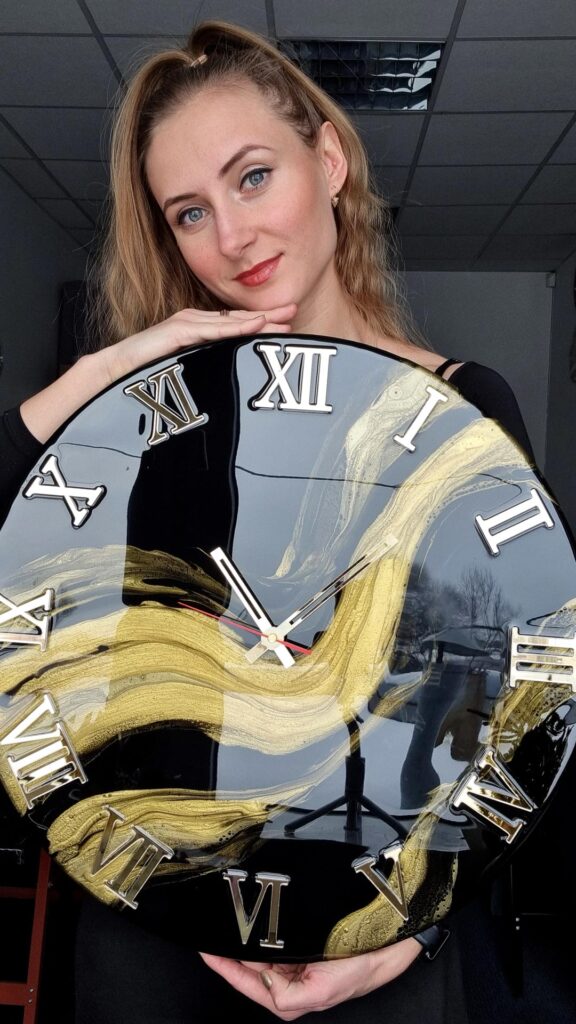 Zegar z żywicy da resin art czarno złoty