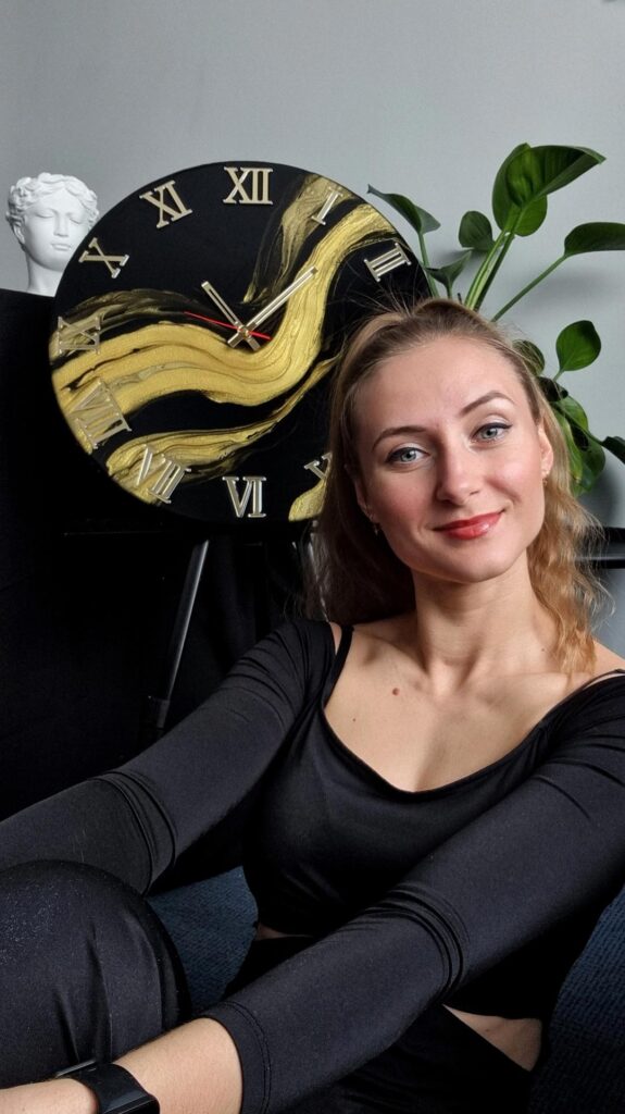 Zegar z żywicy da resin art czarno złoty