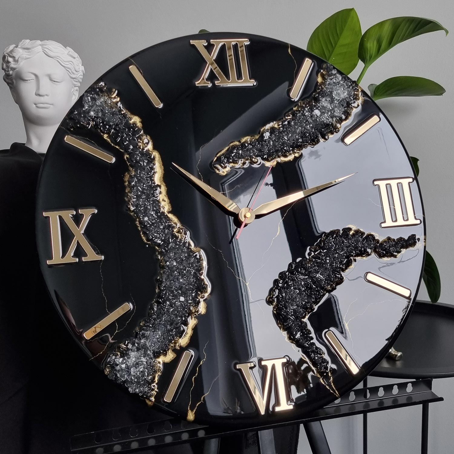 Zegar z żywicy da resin art czarno złoty