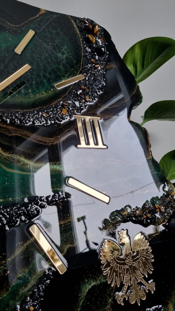 zegar żywica polska czarny zielony złoty godło