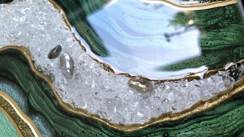 obraz z żywicy geoda zielony