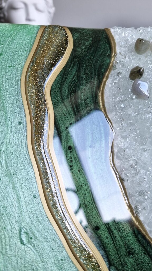 obraz z żywicy geoda zielony