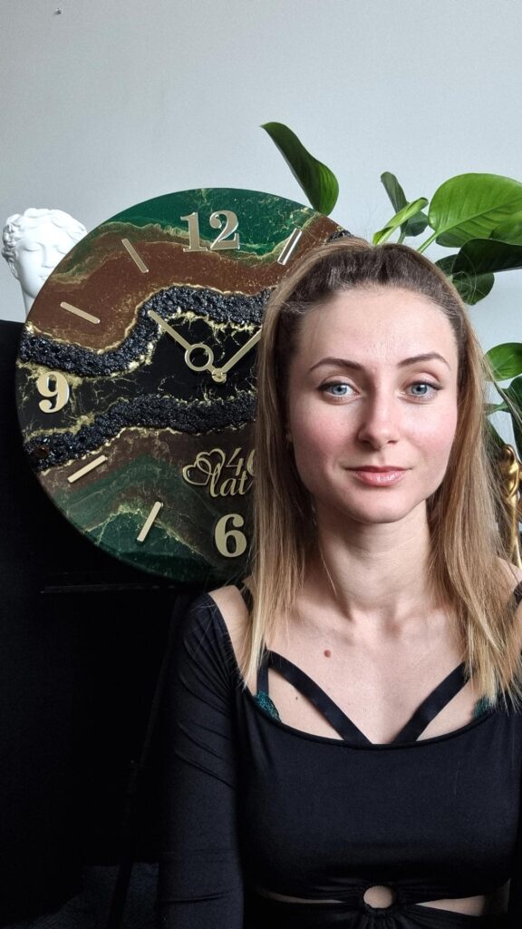 zegar ścienny z żywicy brązowy zielony z napisem 40 lat prezent na rocznicę