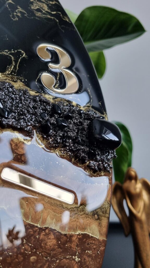 zegar ścienny z żywicy brązowy zielony z napisem 40 lat prezent na rocznicę