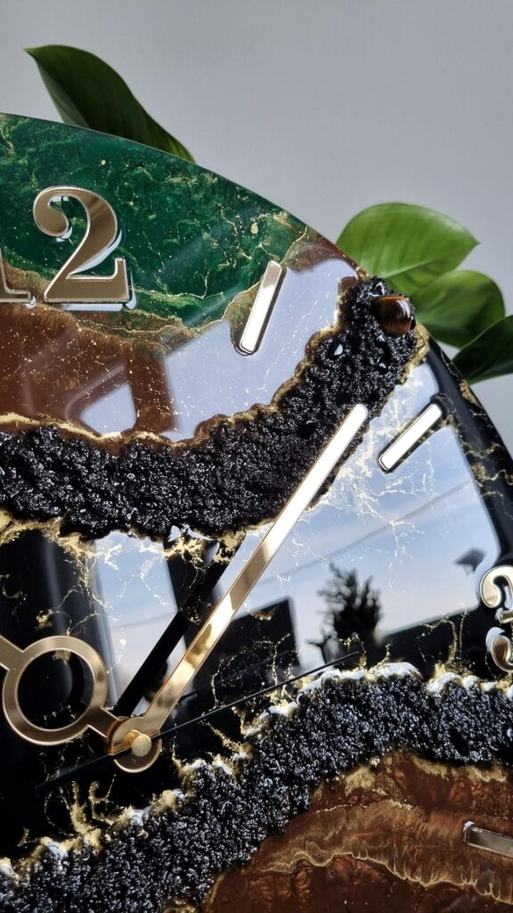 zegar ścienny z żywicy brązowy zielony z napisem 40 lat prezent na rocznicę