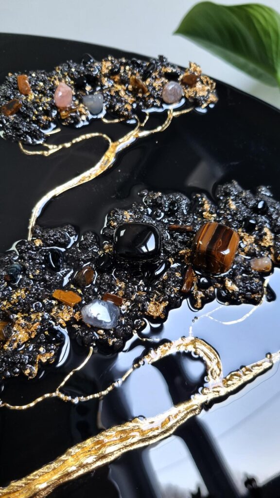 zegar ścienny z żywicy drzewo życia czarny ze złotem