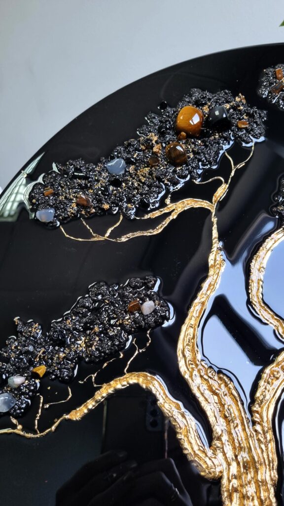 zegar ścienny z żywicy drzewo życia czarny ze złotem