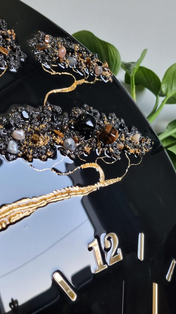 zegar ścienny z żywicy drzewo życia czarny ze złotem