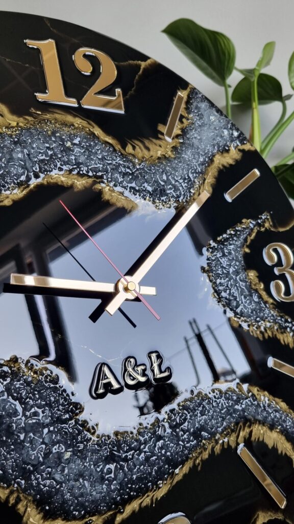 Zegar z żywicy da resin art czarno złoty