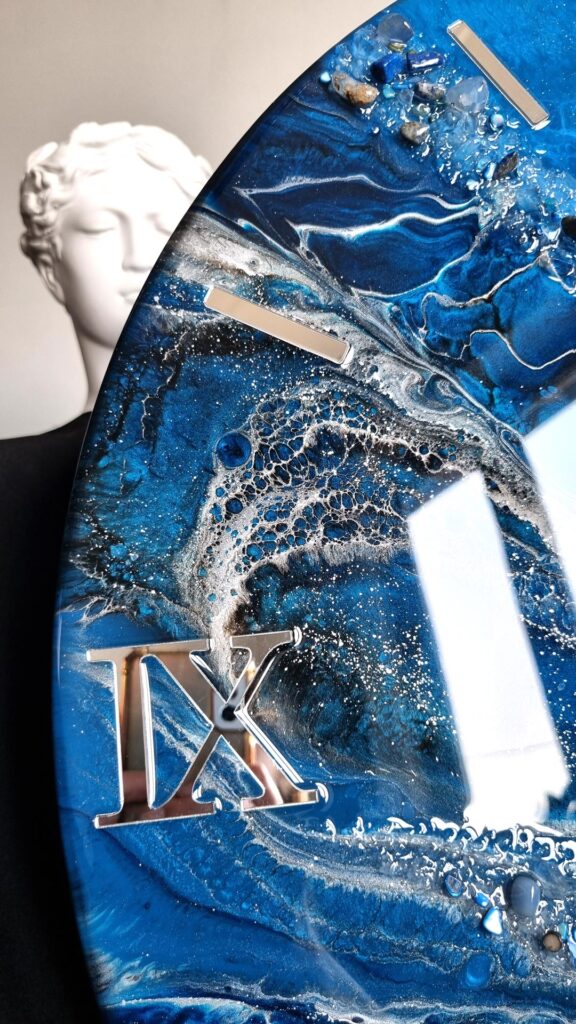 zegar ścienny z żywicy niebieski błękitny