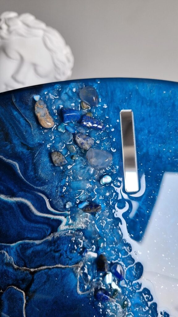 zegar ścienny z żywicy niebieski błękitny