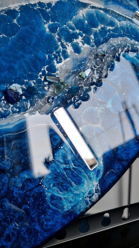 zegar ścienny z żywicy niebieski błękitny